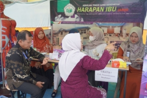 Stikes HI Goes to SMK PGRI 2 Kota Jambi: Edukasi, Inspirasi, dan Cek Kesehatan Gratis untuk Generasi Muda