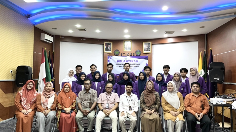 Generasi Baru Bangkit! Pelantikan Pengurus Organisasi Mahasiswa STIKES Harapan Ibu Jambi